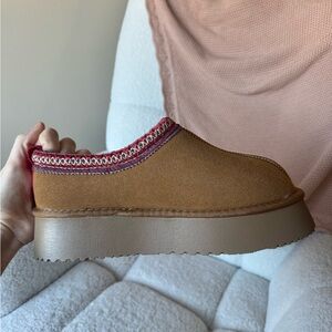 NEVER WORN Brown Slip-On Women's platform Shoes